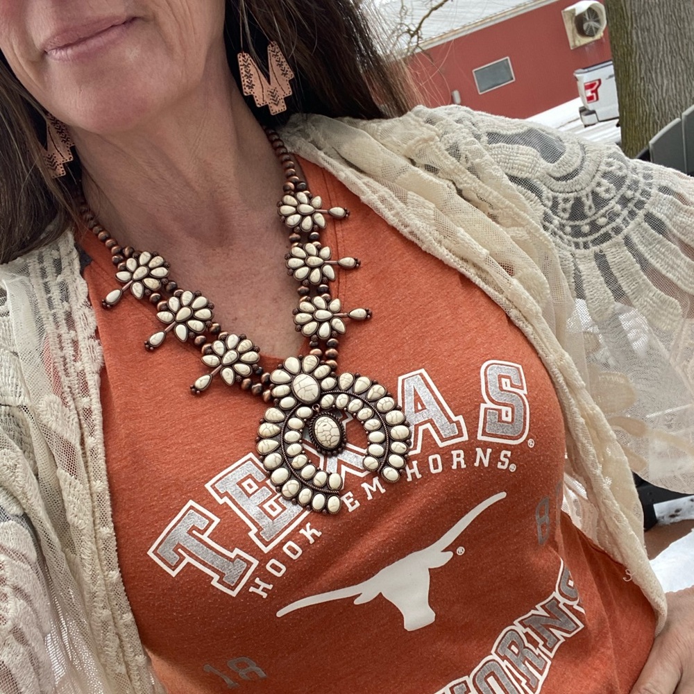 Faux White Buffalo Stone Squash Necklace Set